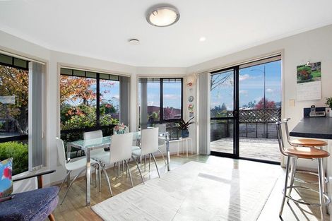 Photo of property in 14 Fairford Avenue, Henderson, Auckland, 0612