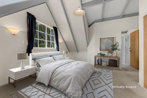 Photo of property in 100 Eugenia Rise, Goodwood Heights, Auckland, 2105