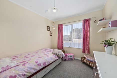 Photo of property in 3 Fenchurch Grove, Stokes Valley, Lower Hutt, 5019