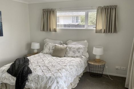 Photo of property in 3 Cornwall Street, Te Atatu South, Auckland, 0610