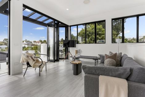 Photo of property in 35 Palmer Crescent, Mission Bay, Auckland, 1071