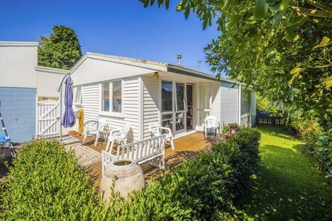 Photo of property in 8 Miro Place, Waiuku, 2123