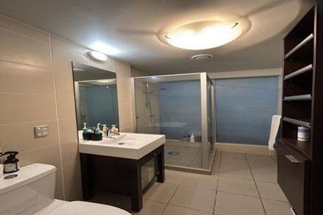 Photo of property in Aqua, 2/74 Oriental Parade, Oriental Bay, Wellington, 6011