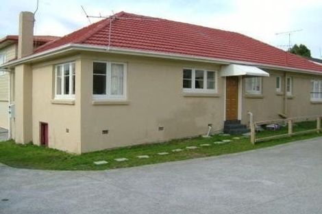 Photo of property in 16 Kauri Glen Road, Northcote, Auckland, 0627