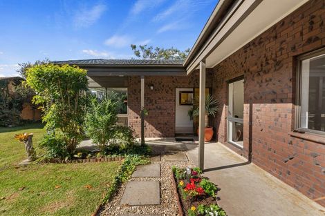 Photo of property in 6 Baronie Court, Half Moon Bay, Auckland, 2012