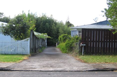 Photo of property in 1/23 Longburn Road, Henderson, Auckland, 0610