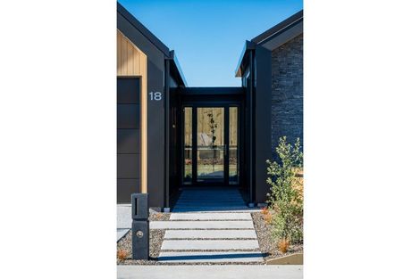 Photo of property in 18 Mason Street, Wanaka, 9305