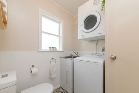 Photo of property in 81 Thames Street, Rongotea, 4476