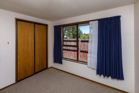 Photo of property in 8 Edron Place, Redwood, Christchurch, 8051