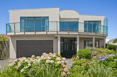 Photo of property in 3 Hine Street, New Plymouth, 4310