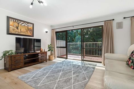 Photo of property in 8 Deodar Place, Totara Heights, Auckland, 2105