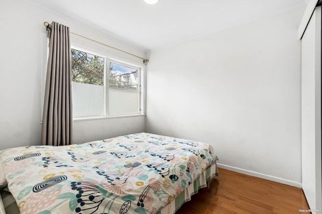 Photo of property in 19 Diana Drive, Glenfield, Auckland, 0627