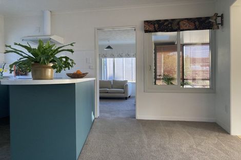 Photo of property in 2/10 Taupata Street, Redcliffs, Christchurch, 8081