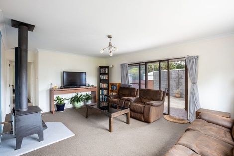 Photo of property in 17 Kipling Drive, Whalers Gate, New Plymouth, 4310