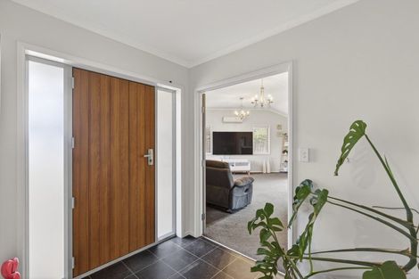 Photo of property in 2 Oakwood Drive, Highlands Park, New Plymouth, 4312