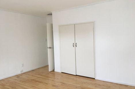 Photo of property in 22 Lynden Avenue, Hillcrest, Auckland, 0627