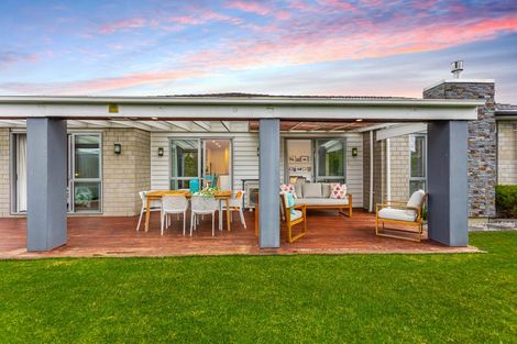 Photo of property in 6 Kahika Grove, Huapai, Kumeu, 0810