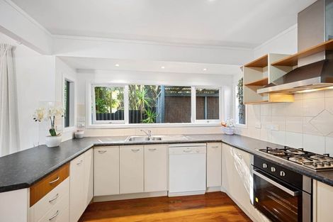 Photo of property in 29a Auld Street, Torbay, Auckland, 0630
