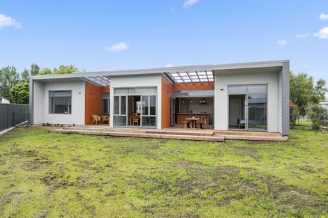 Photo of property in 15a Roberts Street, Martinborough, 5711