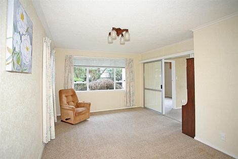 Photo of property in 30 Pinehurst Crescent, Russley, Christchurch, 8042