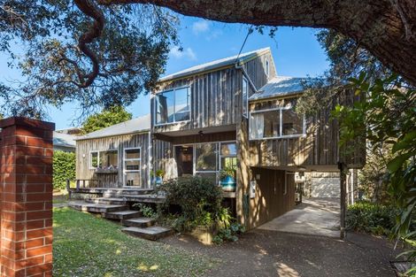 Photo of property in 54 Walton Street, Red Beach, 0932