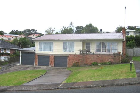 Photo of property in 19 Deuxberry Avenue, Northcote, Auckland, 0627