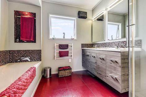 Photo of property in 23 Holloway Place, Forest Lake, Hamilton, 3200