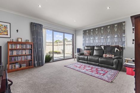 Photo of property in 117 Ruapehu Drive, Fitzherbert, Palmerston North, 4410