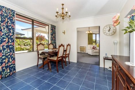 Photo of property in 40 Karnak Crescent, Russley, Christchurch, 8042