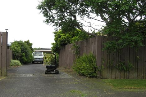 Photo of property in 25 Waterlea Avenue, Mangere Bridge, Auckland, 2022