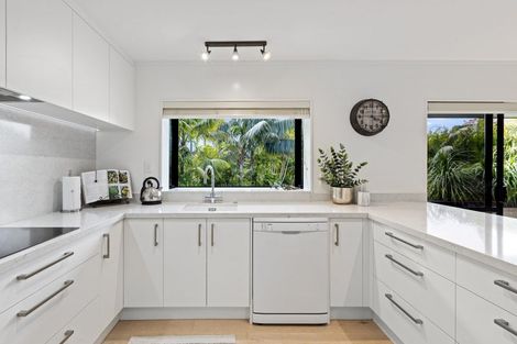 Photo of property in 23 Glucina Avenue, West Harbour, Auckland, 0618