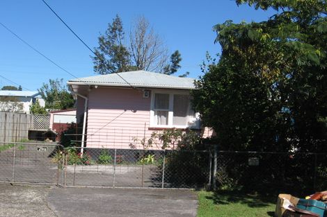 Photo of property in 3 Ingleby Place, Kelston, Auckland, 0602