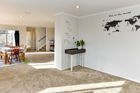 Photo of property in 13 Kereru Rise, Papakura, 2110