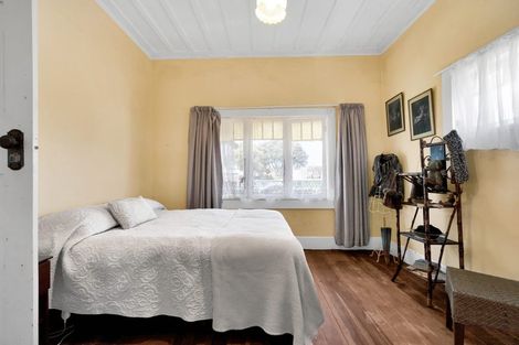 Photo of property in 43 Victoria Street, Hawera, 4610