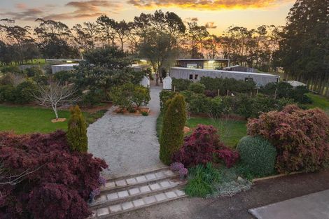 Photo of property in 124 Rimmer Road, Helensville, 0875