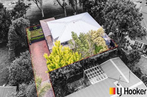 Photo of property in 2/187 Carnoustie Drive, Wattle Downs, Auckland, 2103