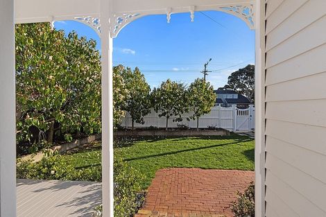 Photo of property in 2/70 Princes Street, Northcote Point, Auckland, 0627