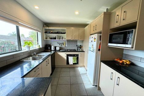 Photo of property in 68 South Kensington Way, Henderson, Auckland, 0612