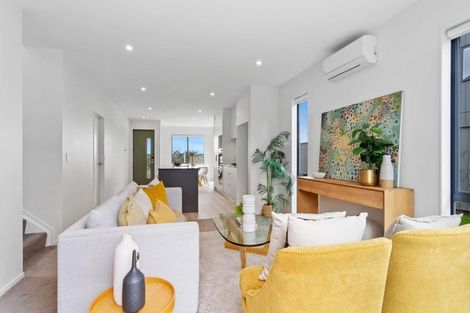 Photo of property in 15 Aquamarine Road, Rosehill, Papakura, 2113