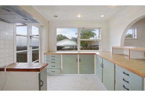 Photo of property in 3 Ngatoa Place, Glenfield, Auckland, 0629