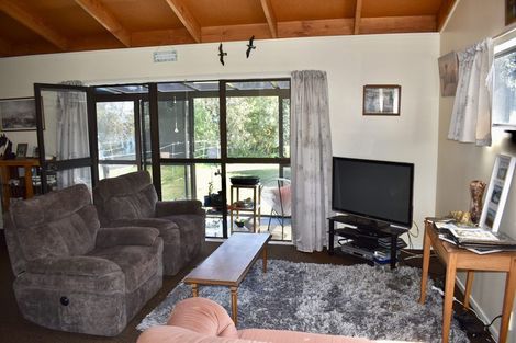 Photo of property in 28 Sarah Street, Waikawa Beach, Levin, 5573