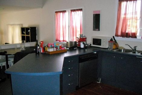 Photo of property in 32 Tirimoana Road, Te Atatu South, Auckland, 0602