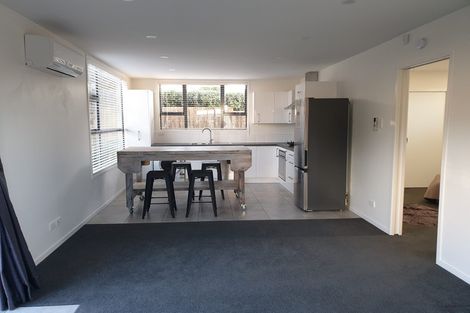 Photo of property in 9 Neil Avenue, Te Atatu Peninsula, Auckland, 0610