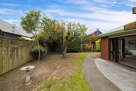 Photo of property in 21 Wadeley Road, Ilam, Christchurch, 8041