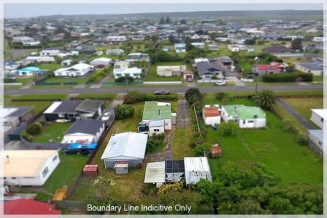 Photo of property in 14 Linklater Avenue, Foxton Beach, Foxton, 4815