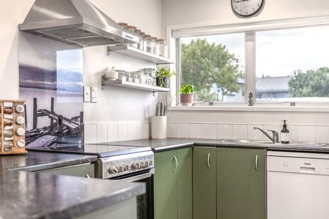 Photo of property in 2/4 Illana Place, Ranui, Auckland, 0612