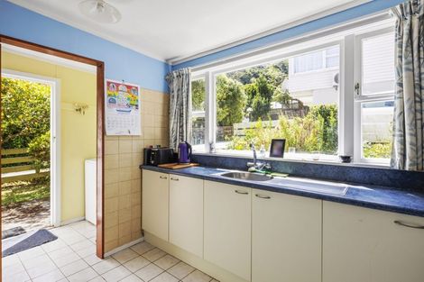 Photo of property in 6 Awarua Street, Ngaio, Wellington, 6035