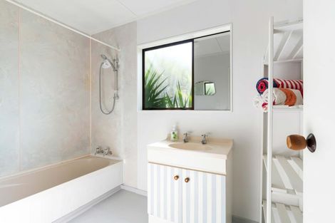 Photo of property in 112 Mckellar Place, Whangamata, 3620