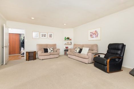 Photo of property in 7 Bovill Way, Tuakau, 2121