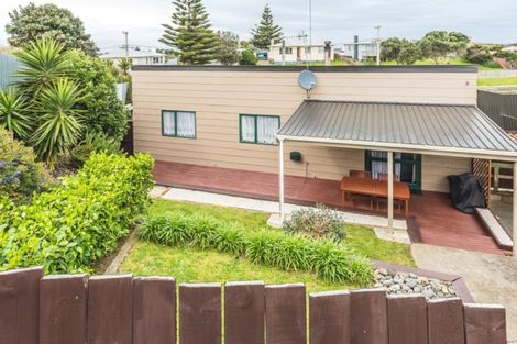 Photo of property in 7 Waitote Street, Castlecliff, Whanganui, 4501